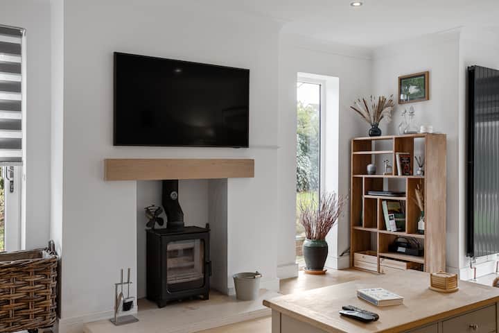 Evergreen House & Separate Annex + Private Drive - Ripon