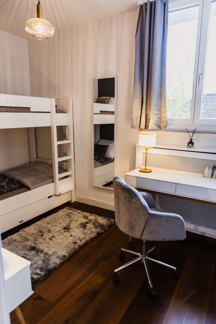Schlafzimmer 2