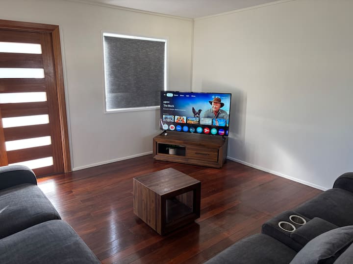 Family Retreat Near Caboolture Hospital - Caboolture