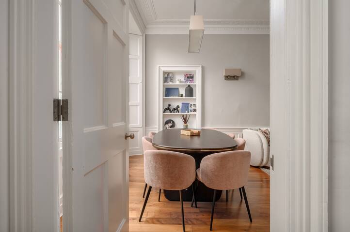 Luxurious flat in Edinburgh gallery image 2