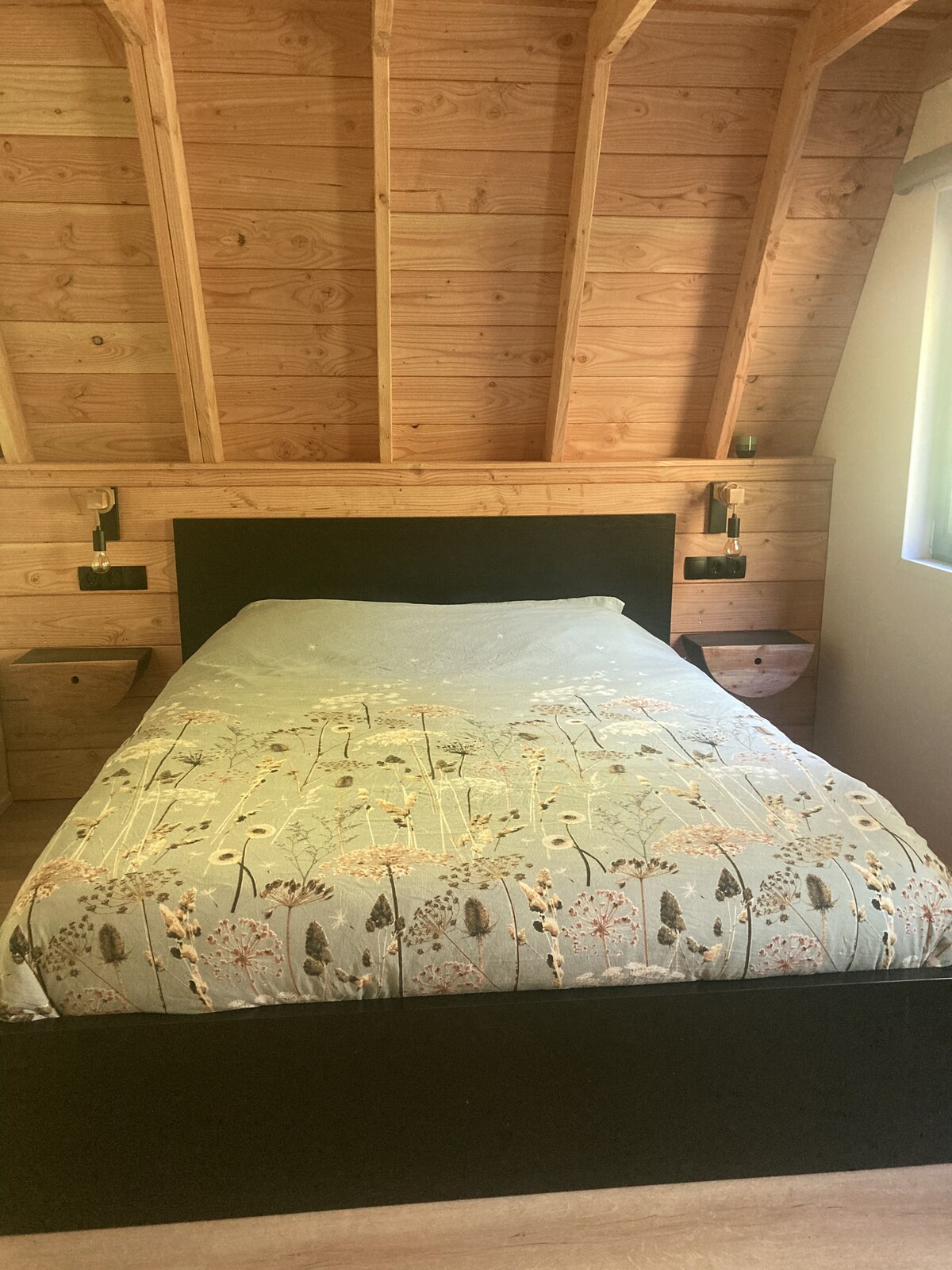 غرفة النوم 1