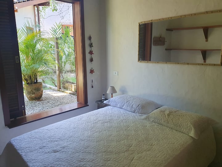Schlafzimmer 1