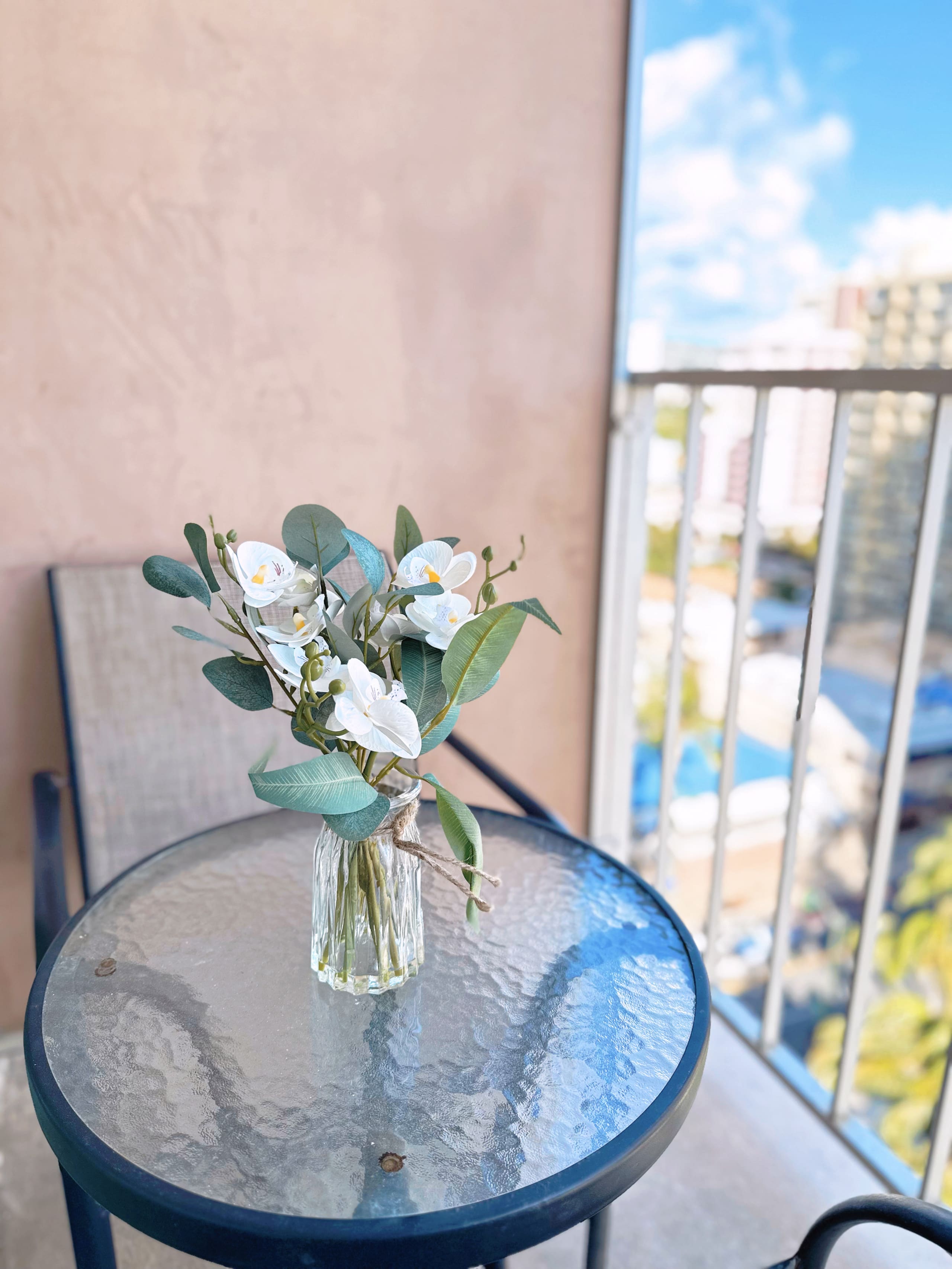 Tropical Escape in Waikiki with Free Parking - Image 19