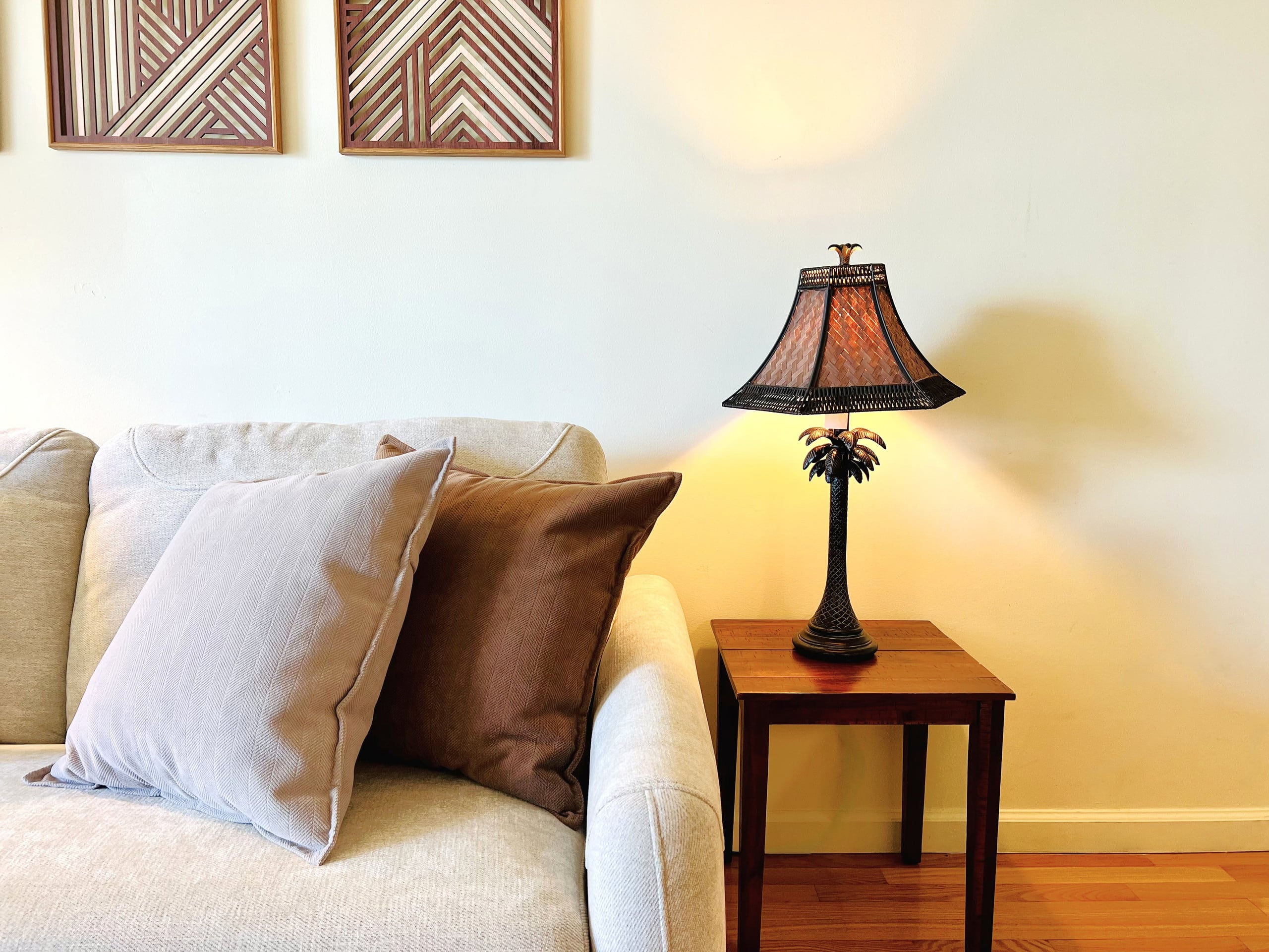 Tropical Escape in Waikiki with Free Parking - Image 32