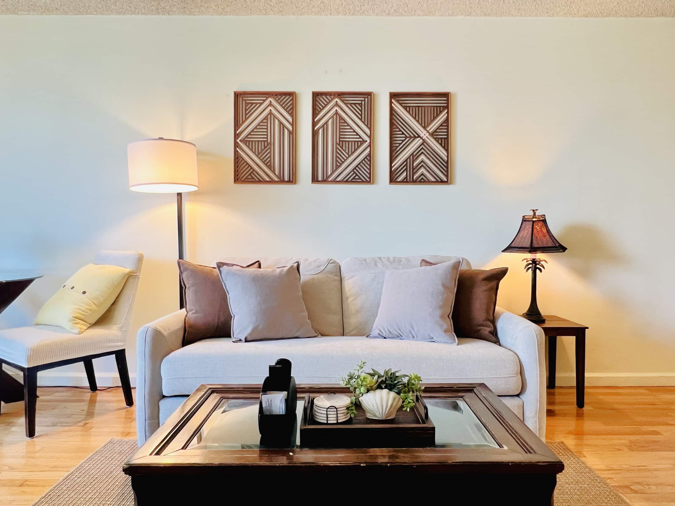 Tropical Escape in Waikiki with Free Parking - Image 29