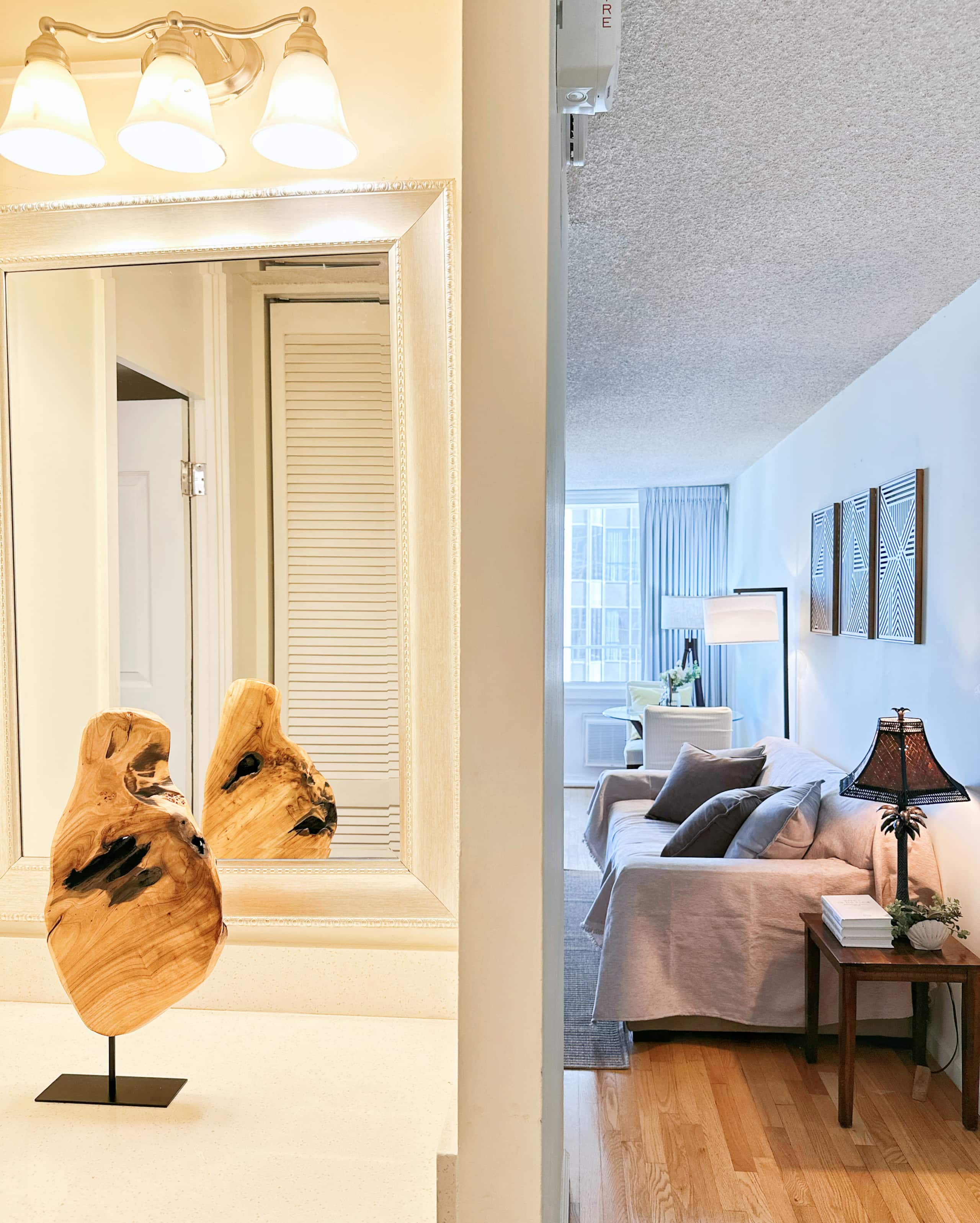 Tropical Escape in Waikiki with Free Parking - Image 49