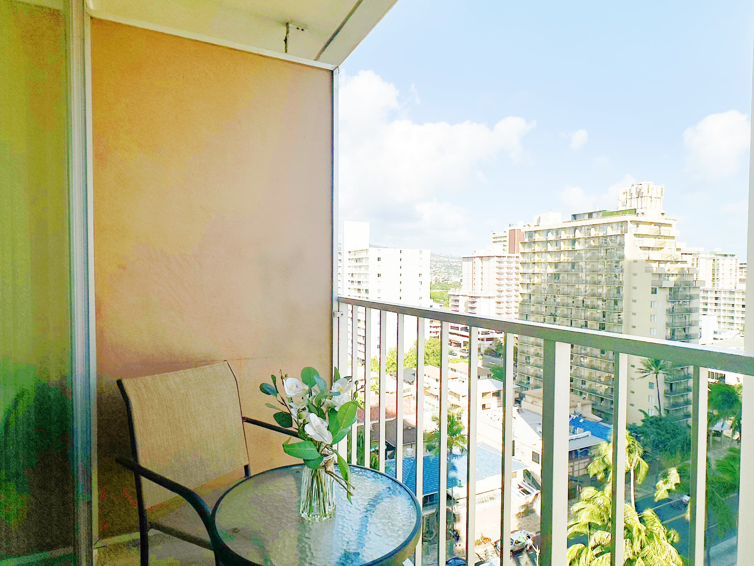 Tropical Escape in Waikiki with Free Parking - Image 22