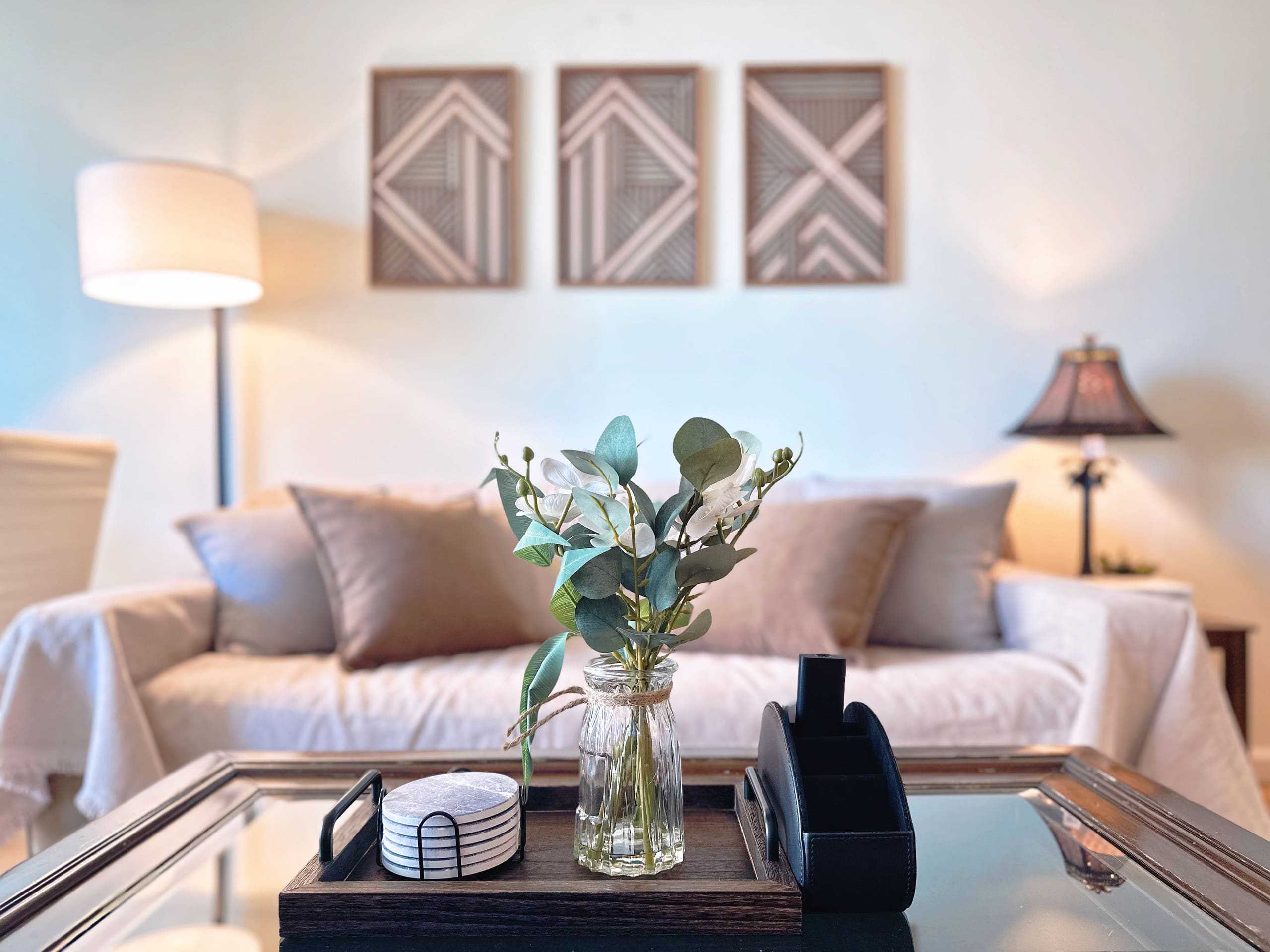 Tropical Escape in Waikiki with Free Parking - Image 30