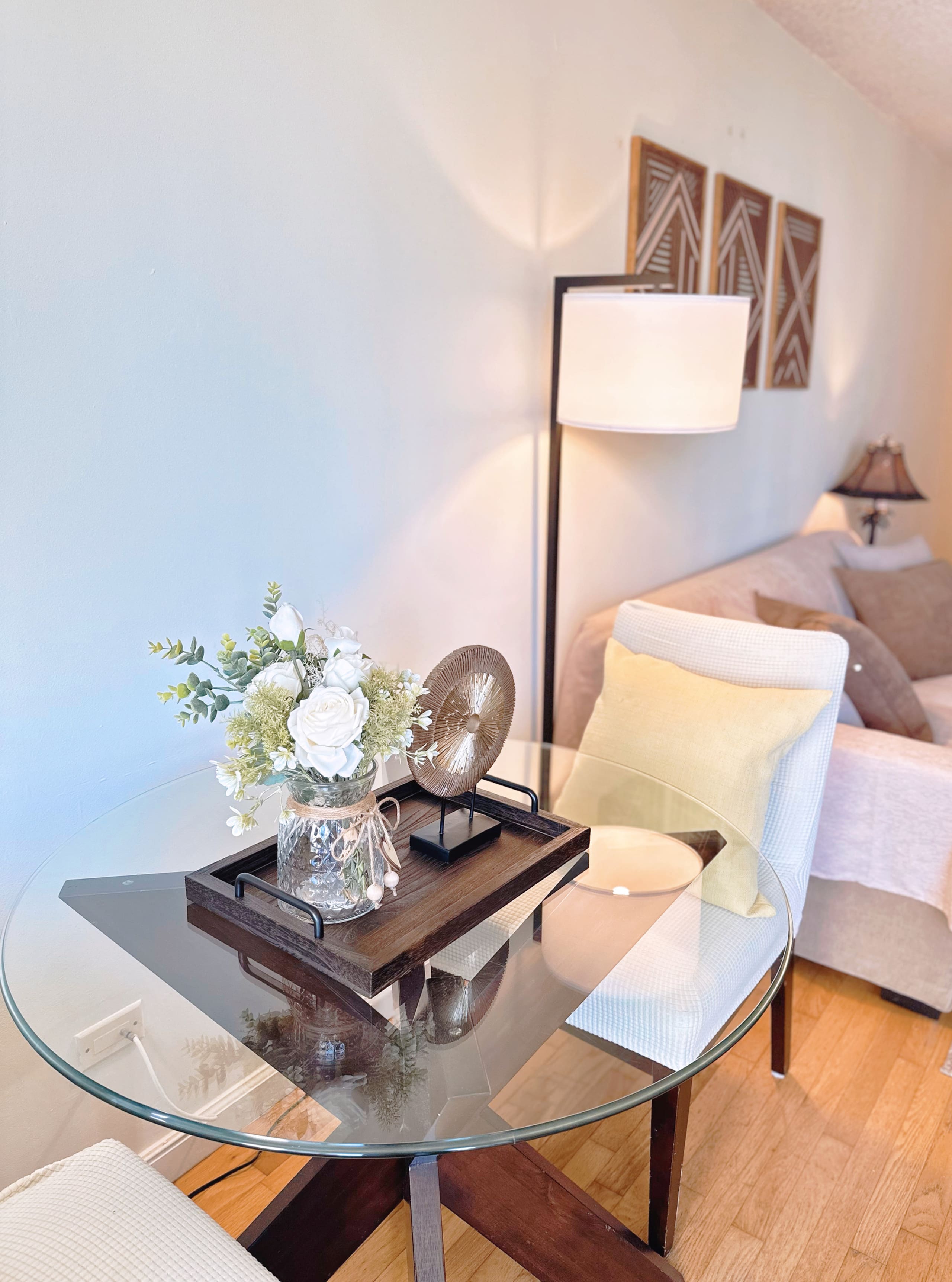 Tropical Escape in Waikiki with Free Parking - Image 8