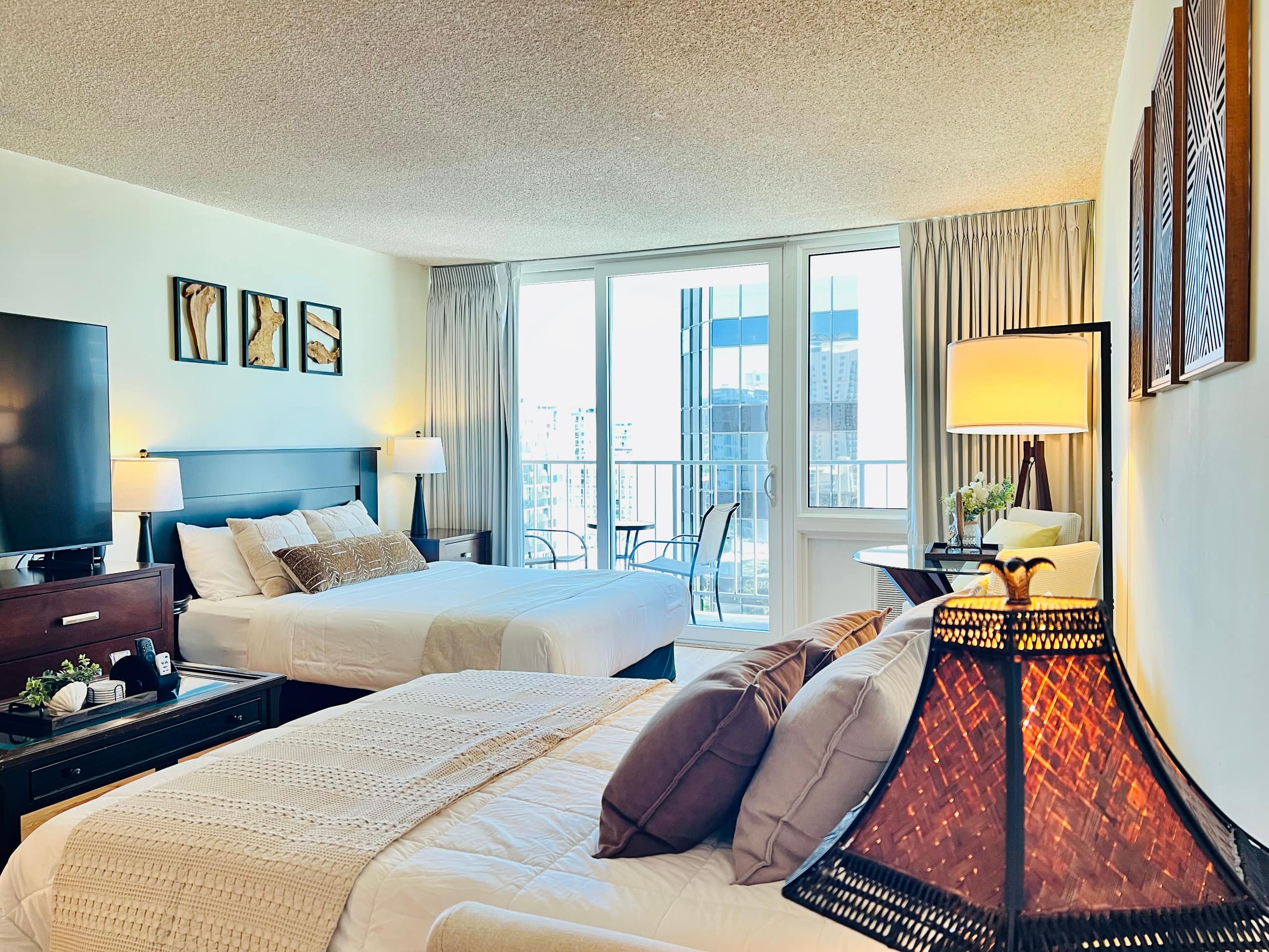 Tropical Escape in Waikiki with Free Parking - Image 45
