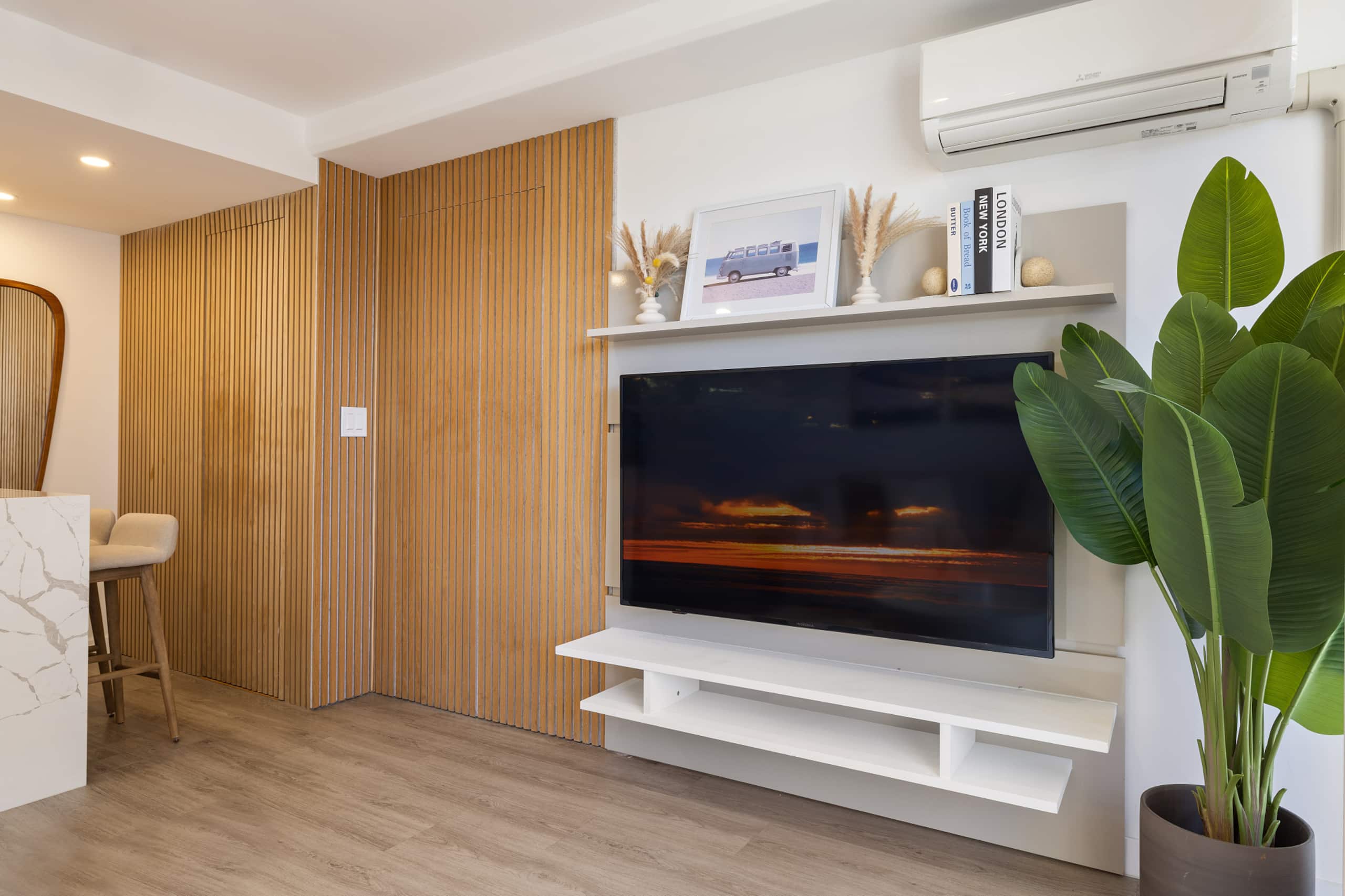 Waikiki Luxury Penthouse Oasis - Image 13