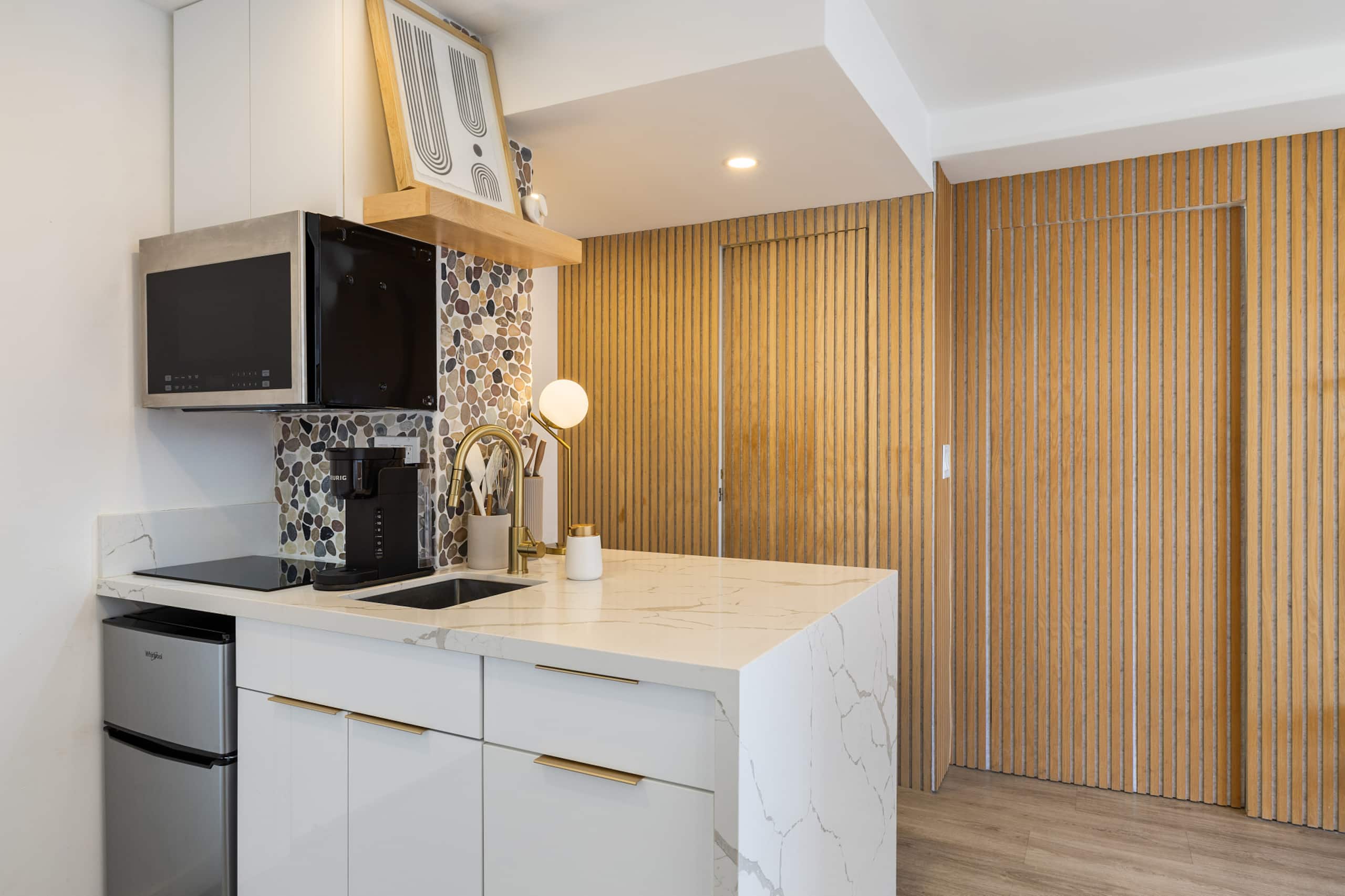 Waikiki Luxury Penthouse Oasis - Image 19