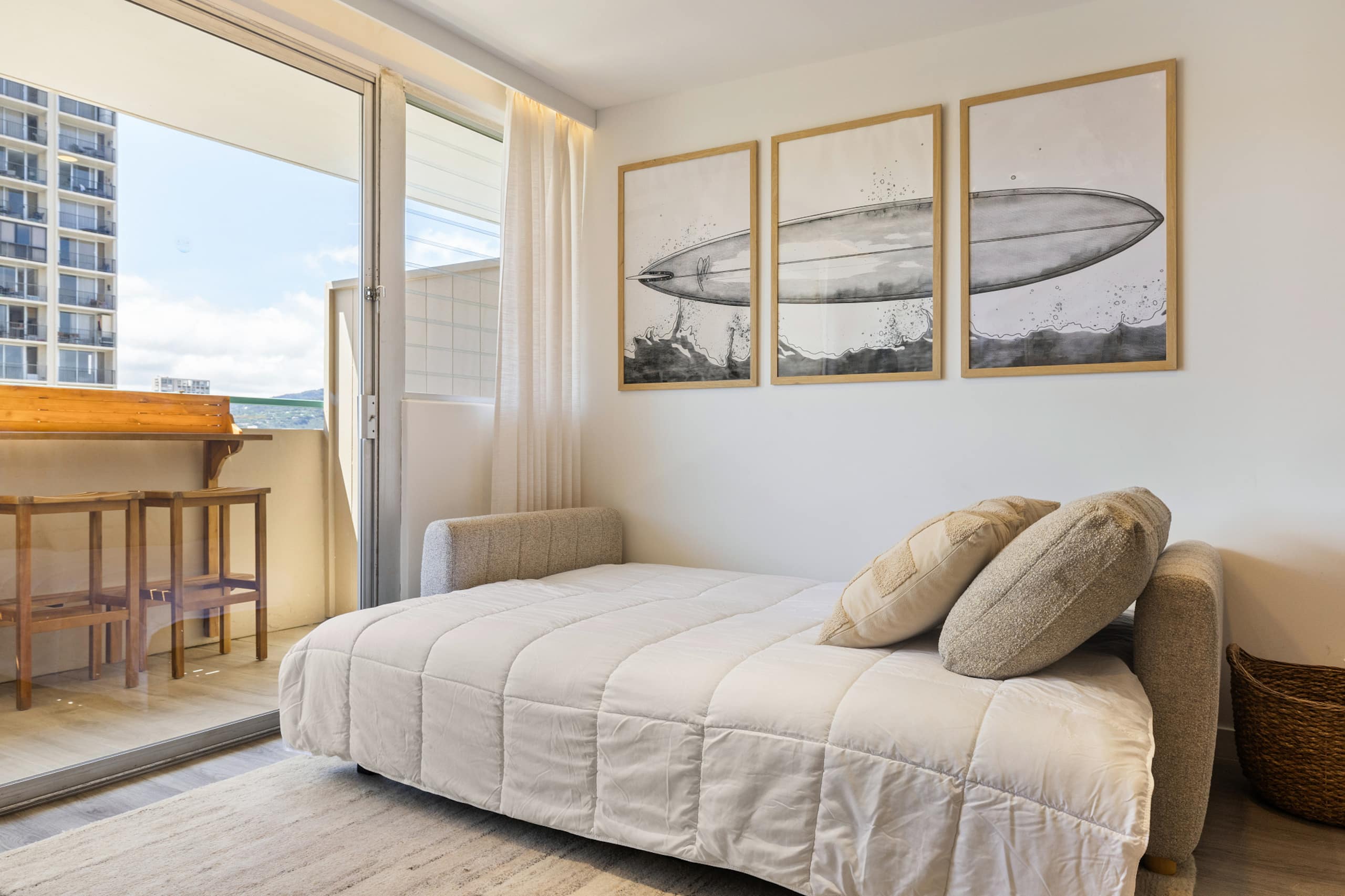 Waikiki Luxury Penthouse Oasis - Image 12