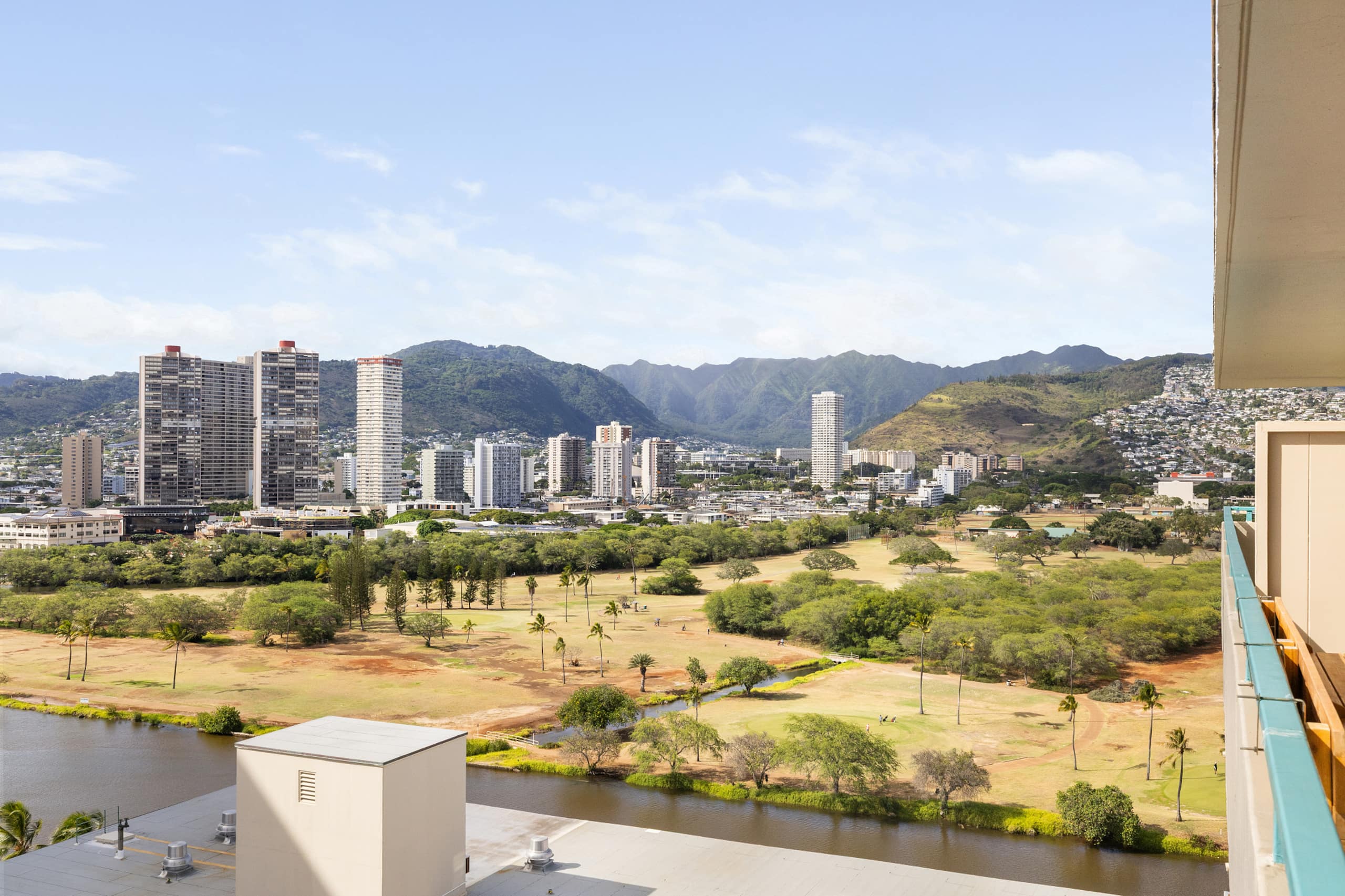 Waikiki Luxury Penthouse Oasis - Image 43