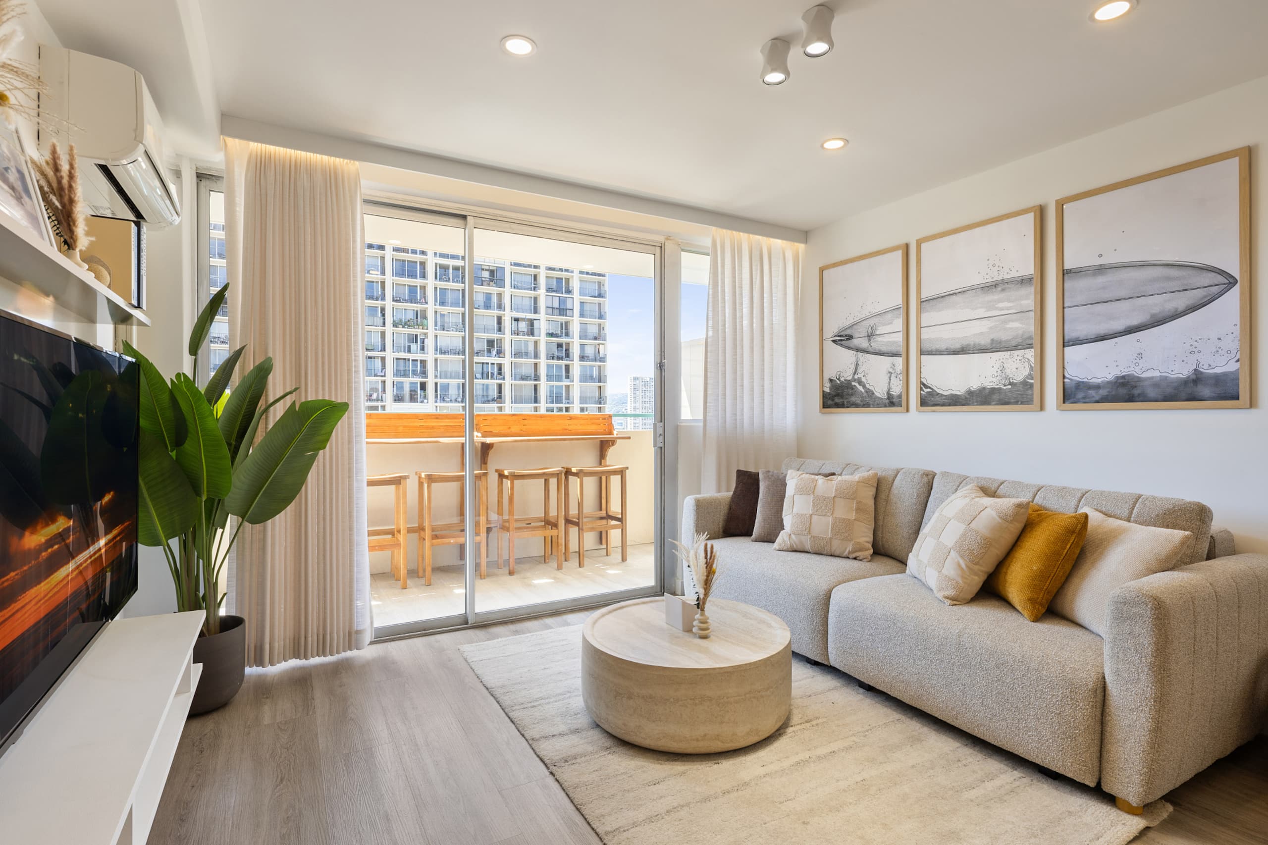 Waikiki Luxury Penthouse Oasis - Image 10