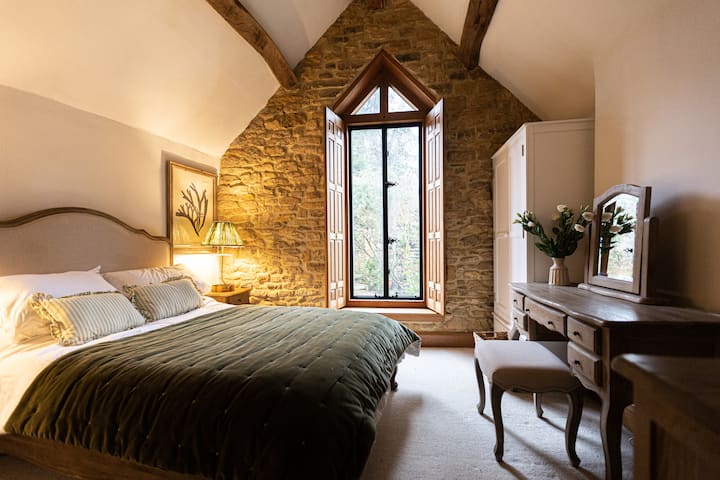 Medius Cottage | Cotswolds Retreat, Secret Garden - Moreton-in-Marsh