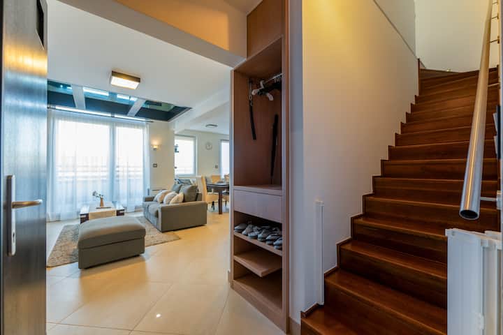 Corvin, Budapest Central 2-floor Family Apt. - Budapest