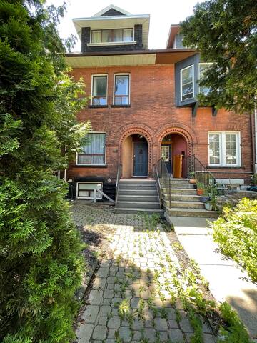 Roncesvalles Home gallery image 2