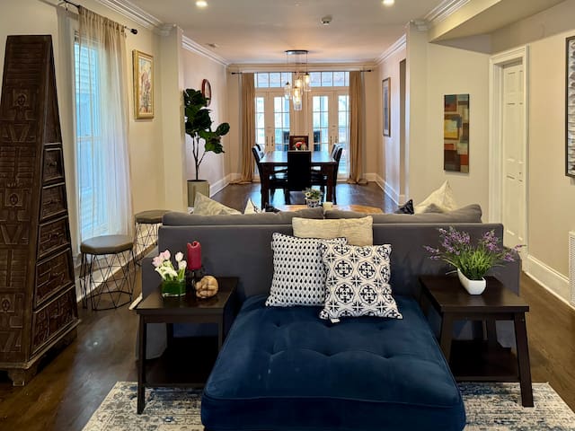 Ideal Group Getaway: Best Location, Parking, Patio