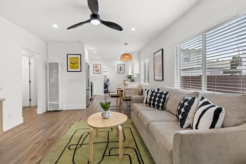 Top Airbnb: Bright & Modern North Park Bungalow in Mid City:City Heights