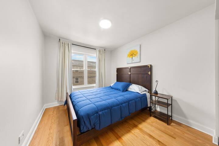 Perfect Location Across from Park & Train Station gallery image 5