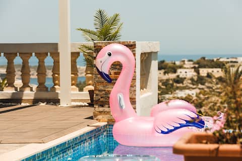 Villa with Views, Parking, AC