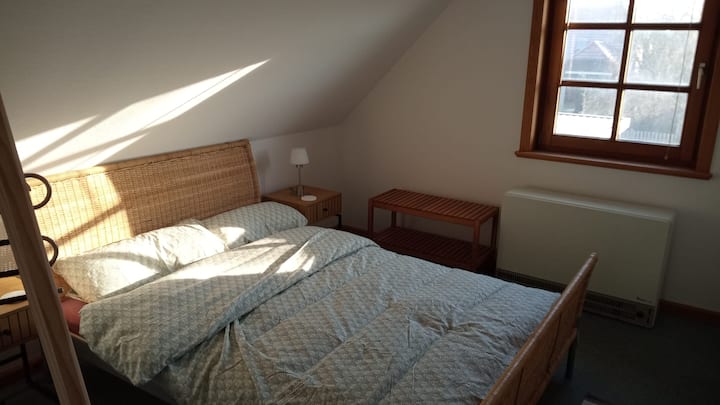 小号双人床140 x 200，羽绒被200 x 220