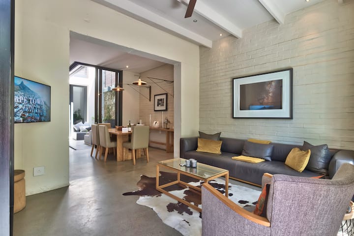De Waterkant Designer Home +Exclusive Rooftop Pool - Cape Town