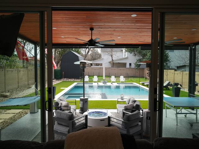 Luxurious Austin Retreat With Resort Pool gallery image 3