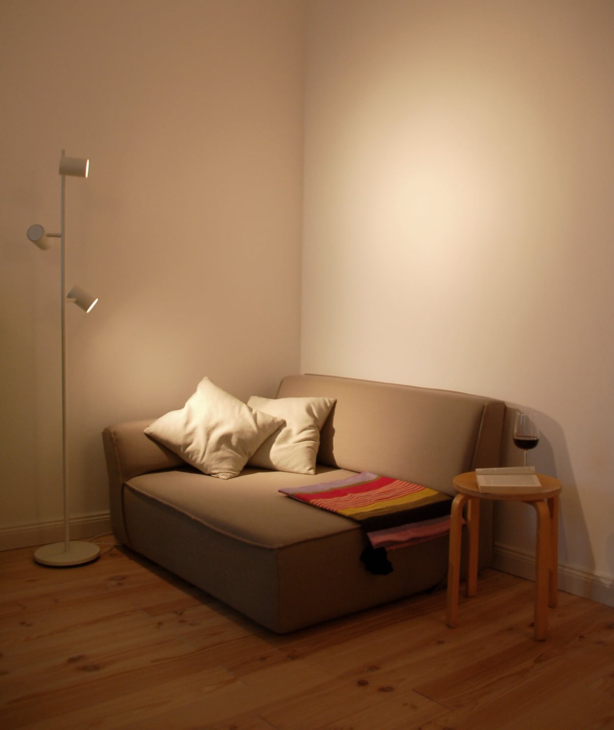 Successful Airbnb property: Charming apartment: bright, quiet, central in Nippes