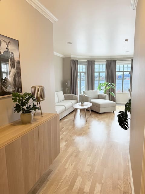 Top Airbnb: Apartment with sea view in Hadsel
