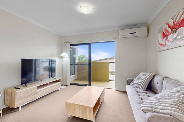 Homely Unit Next To North Lakes - Redcliffe