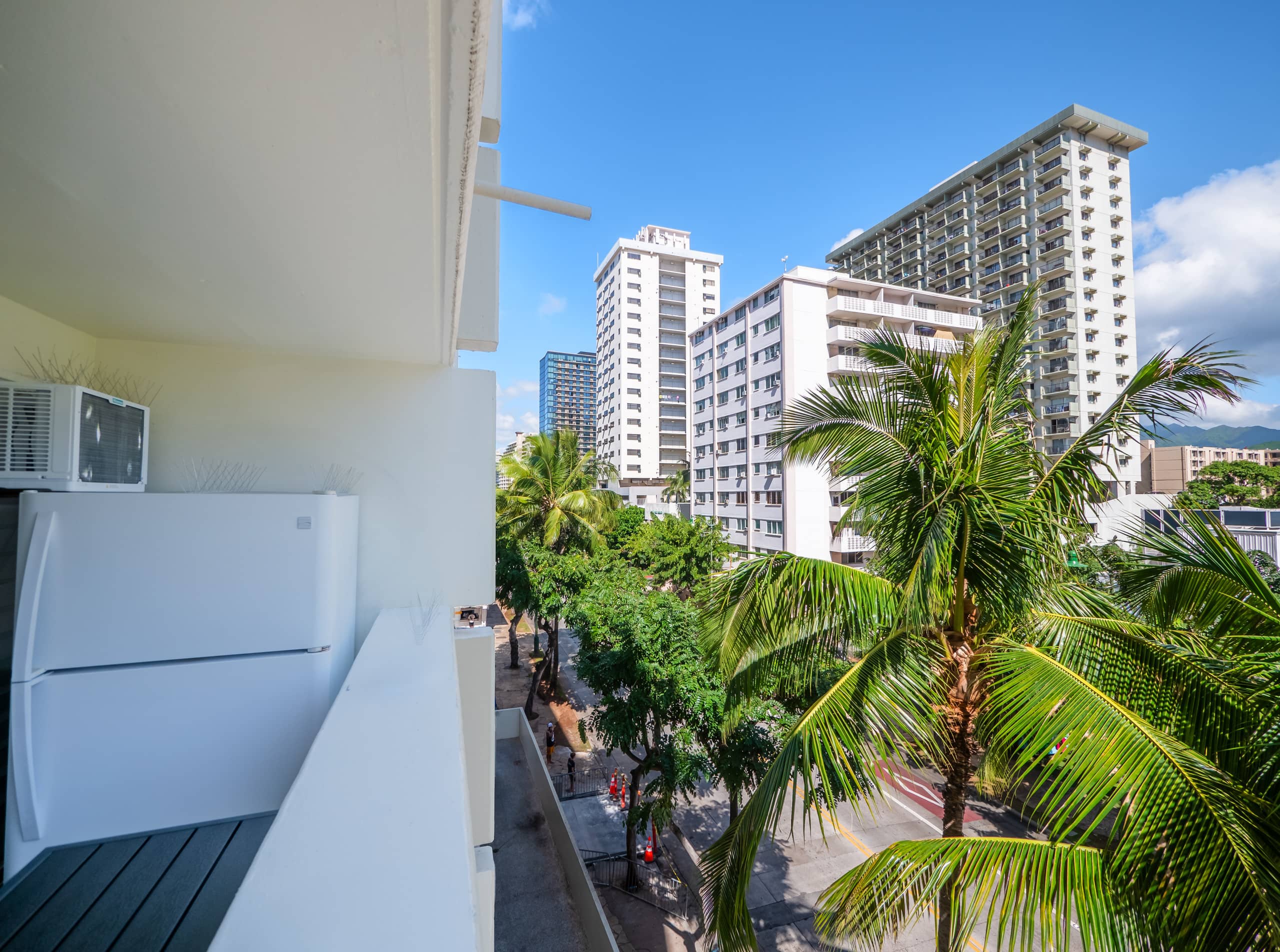 2 Min to Waikiki Beach • Bright Studio w/Balcony - Image 16
