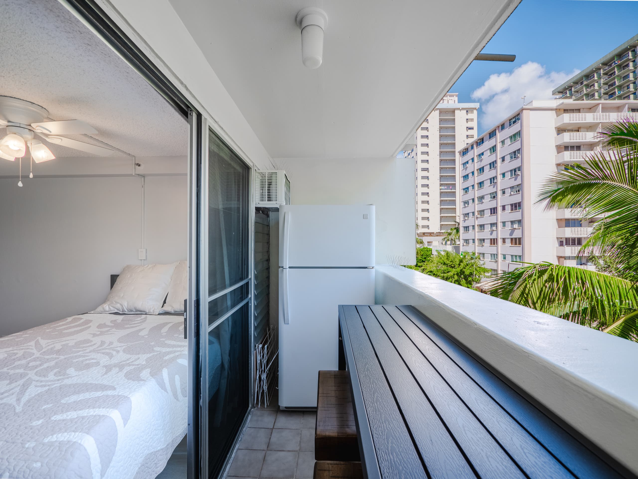 2 Min to Waikiki Beach • Bright Studio w/Balcony - Image 14