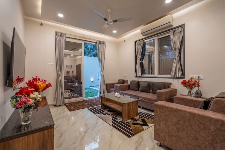 5br @ Serenity Skies Apt By Veo-stayvista, Nashik - Nashik