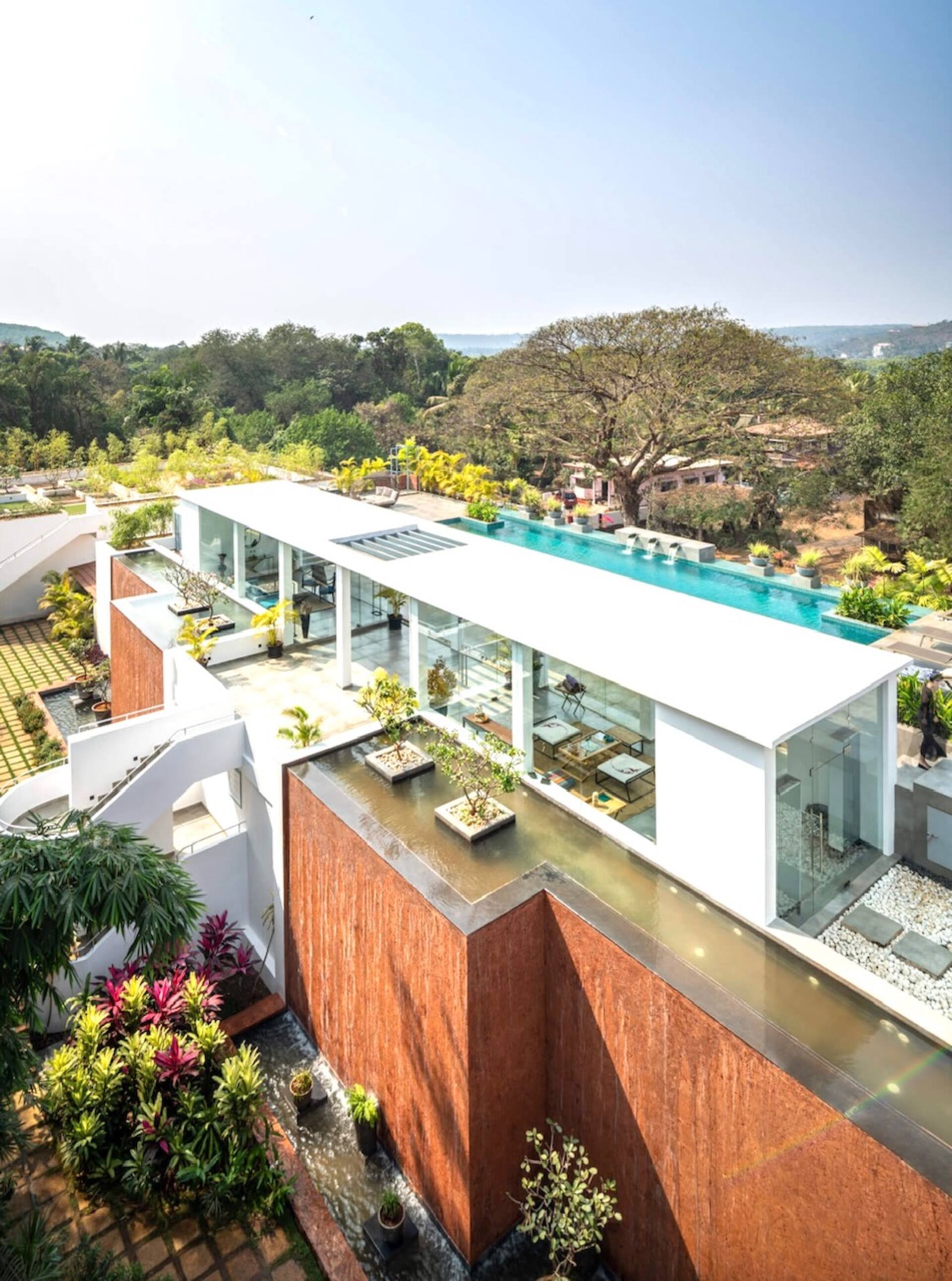 Modern 2BHK w Pool Access and 5km to Coco Beach by HIREAVILLA