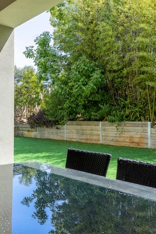 Luxury Escape | 5BR, 3 Ensuites & Grand Spaces gallery image 3