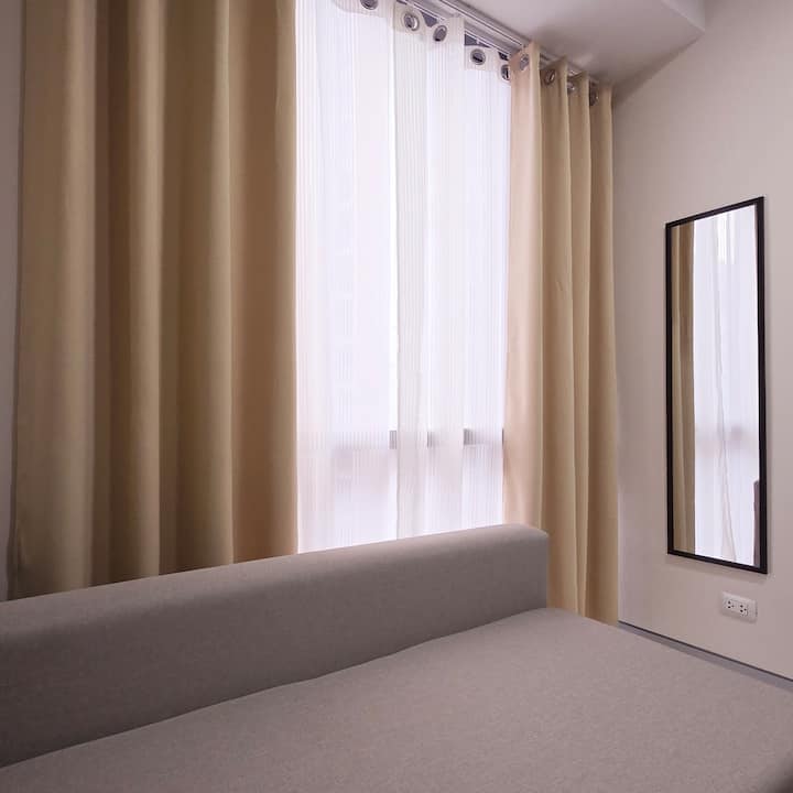 Stylish 1br Suite | Near Venice Grand Canal Mall - Taguig