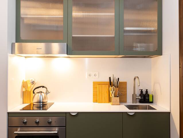 NEW! 3 Bedroom apt in Prenzlauer Berg W/ Cinema gallery image 5