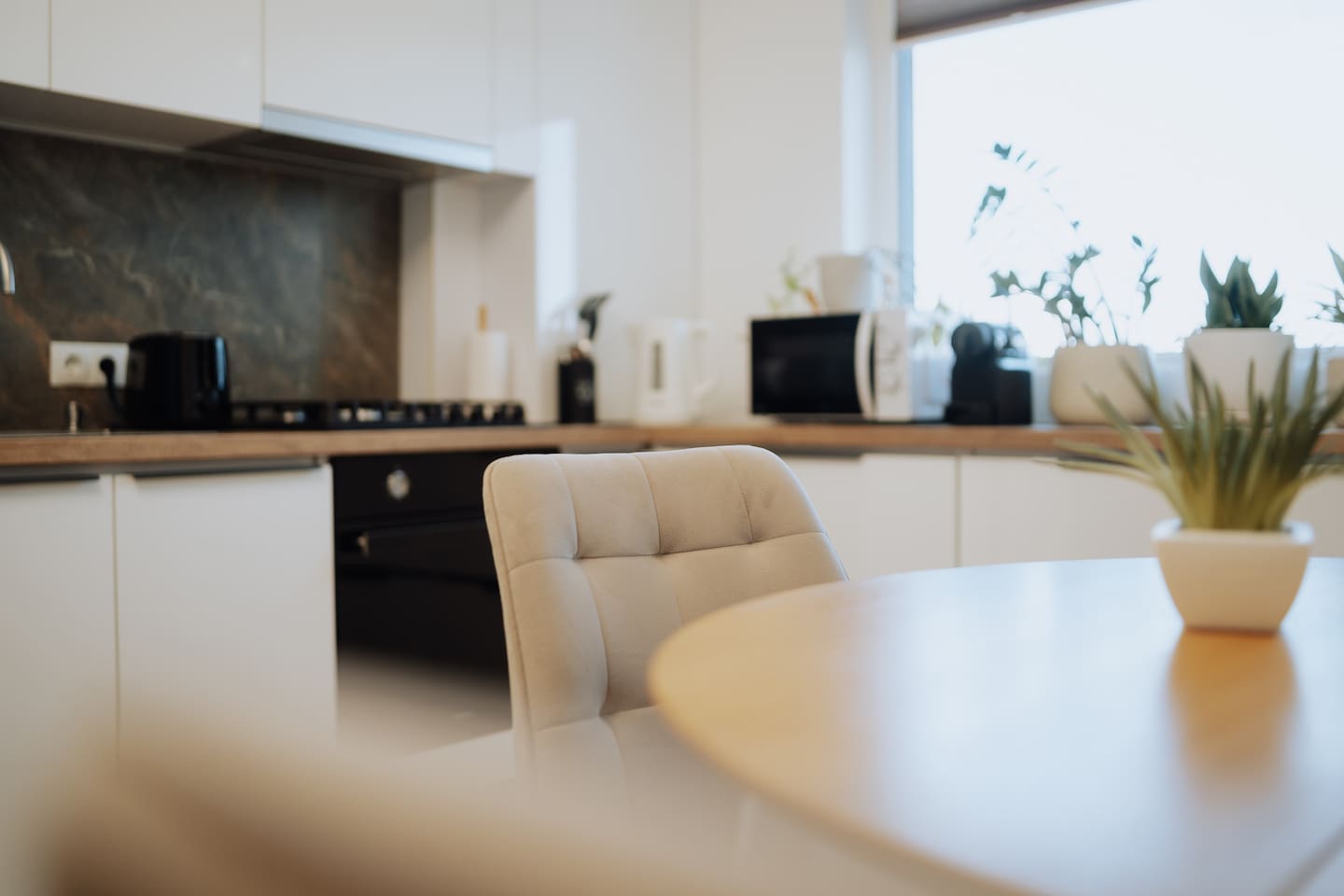 Highly Rated 1BR with Panoramic City Views & Enclosed Balcony | New Building with Elevator | Rîșcani, Chișinău