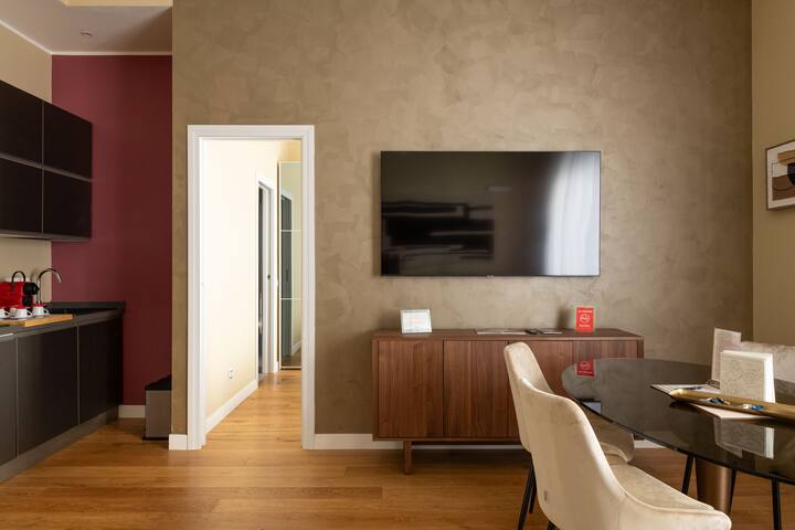 Stunning 7th floor apartment in Duomo – 6 Guests gallery image 5