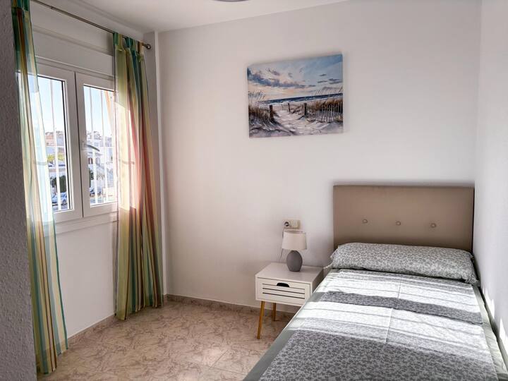 带折叠床的儿童房