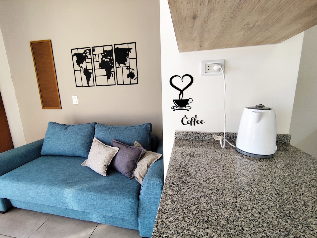 Propiedad de Airbnb exitosa: Modern Apartment with Garage and Mountain View en Godoy Cruz