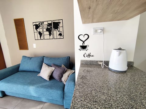 Propiedad de Airbnb exitosa: Modern Apartment with Garage and Mountain View en Departamento Godoy Cruz