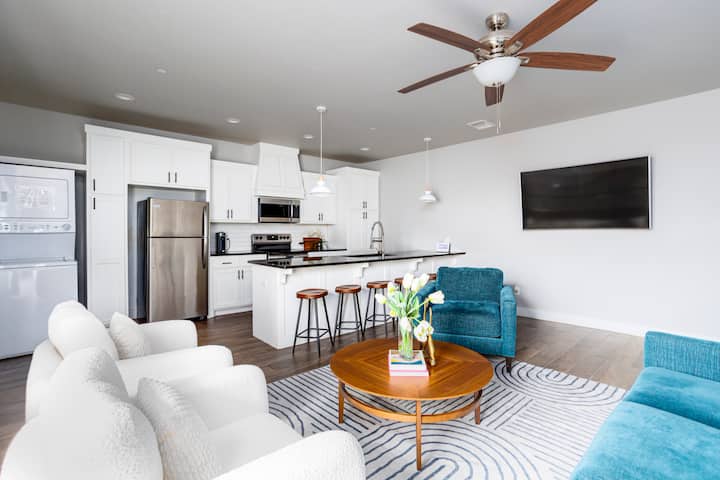 H3/h5 Spacious & Urban Modern Condo - 2 Units! - Oklahoma City