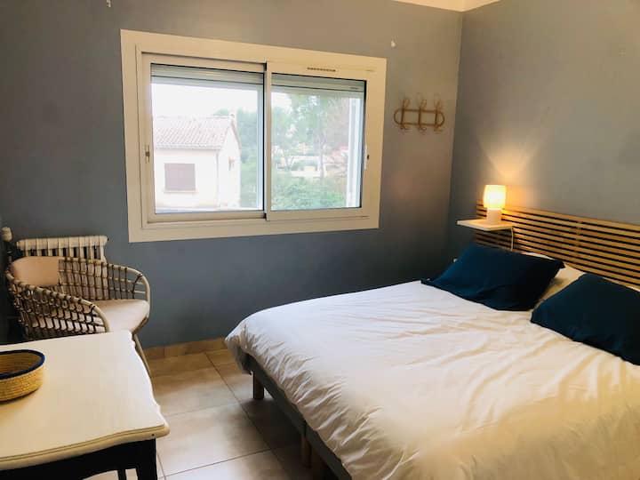 Chambre 2 : lit en 160cm