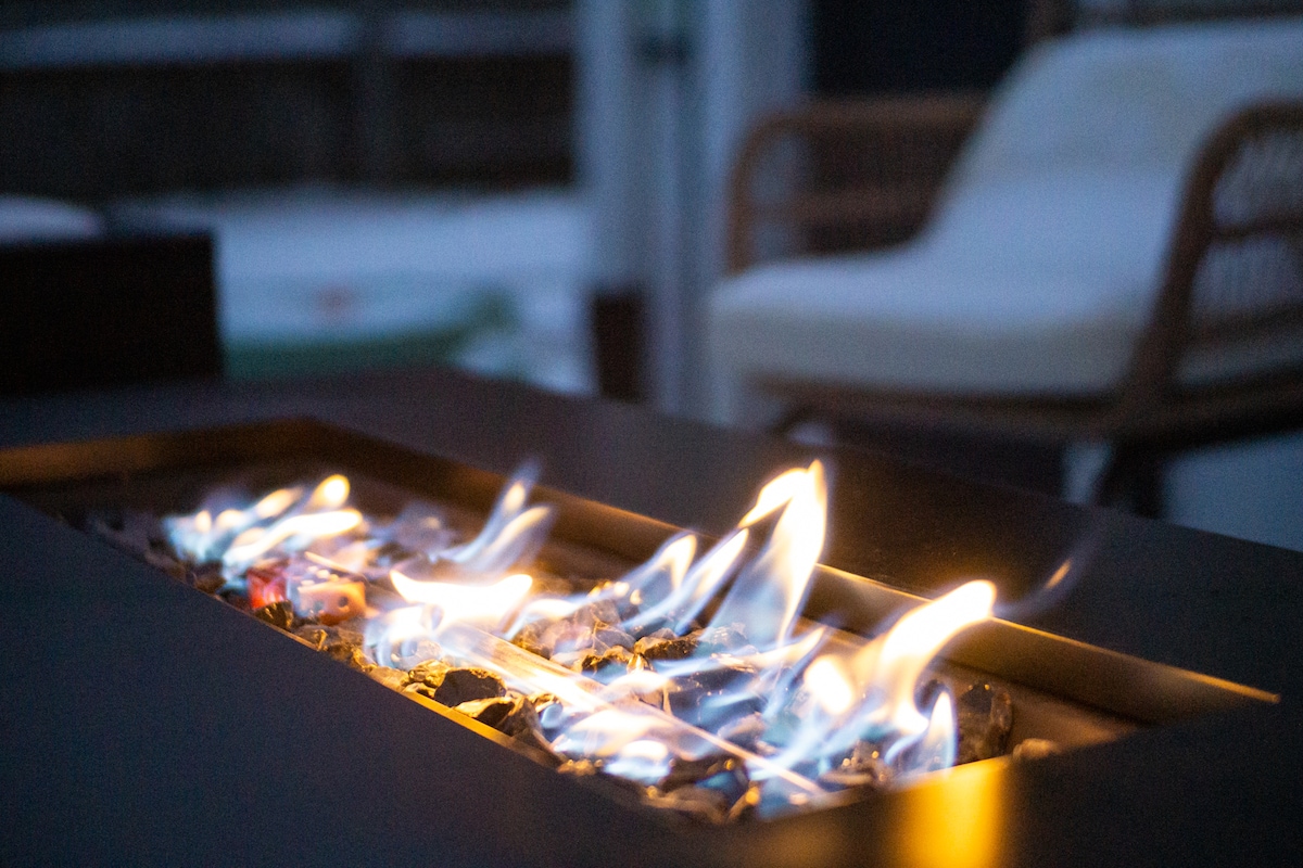 KING Basement Suite near PDX Airport, Fire Pit – Photo 5