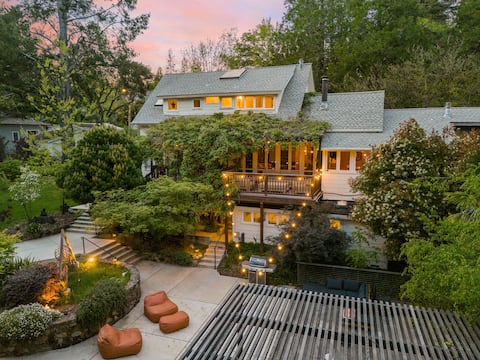 Goldtown Hideaway- Walk Downtown w Pool!