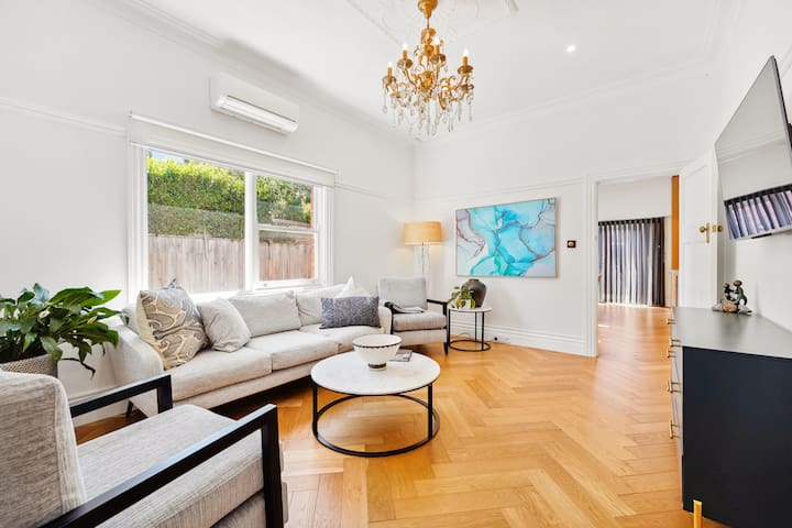 Stunning Single Level 3 bedroom in Prime Location