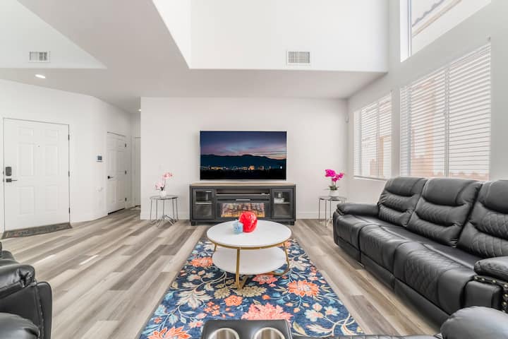 Renovated 4bd Home Minute From South Point Casino - Las Vegas, NV